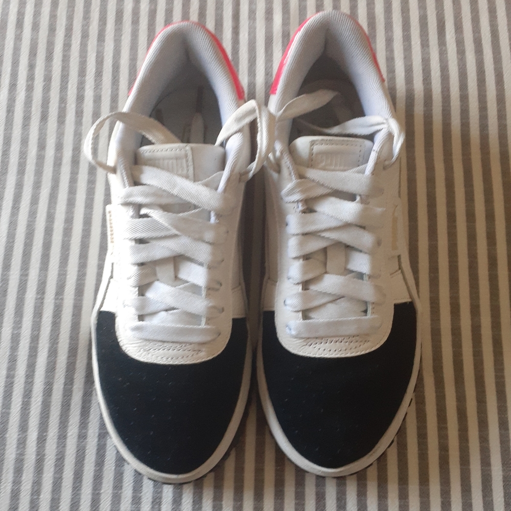 Puma Sneakers